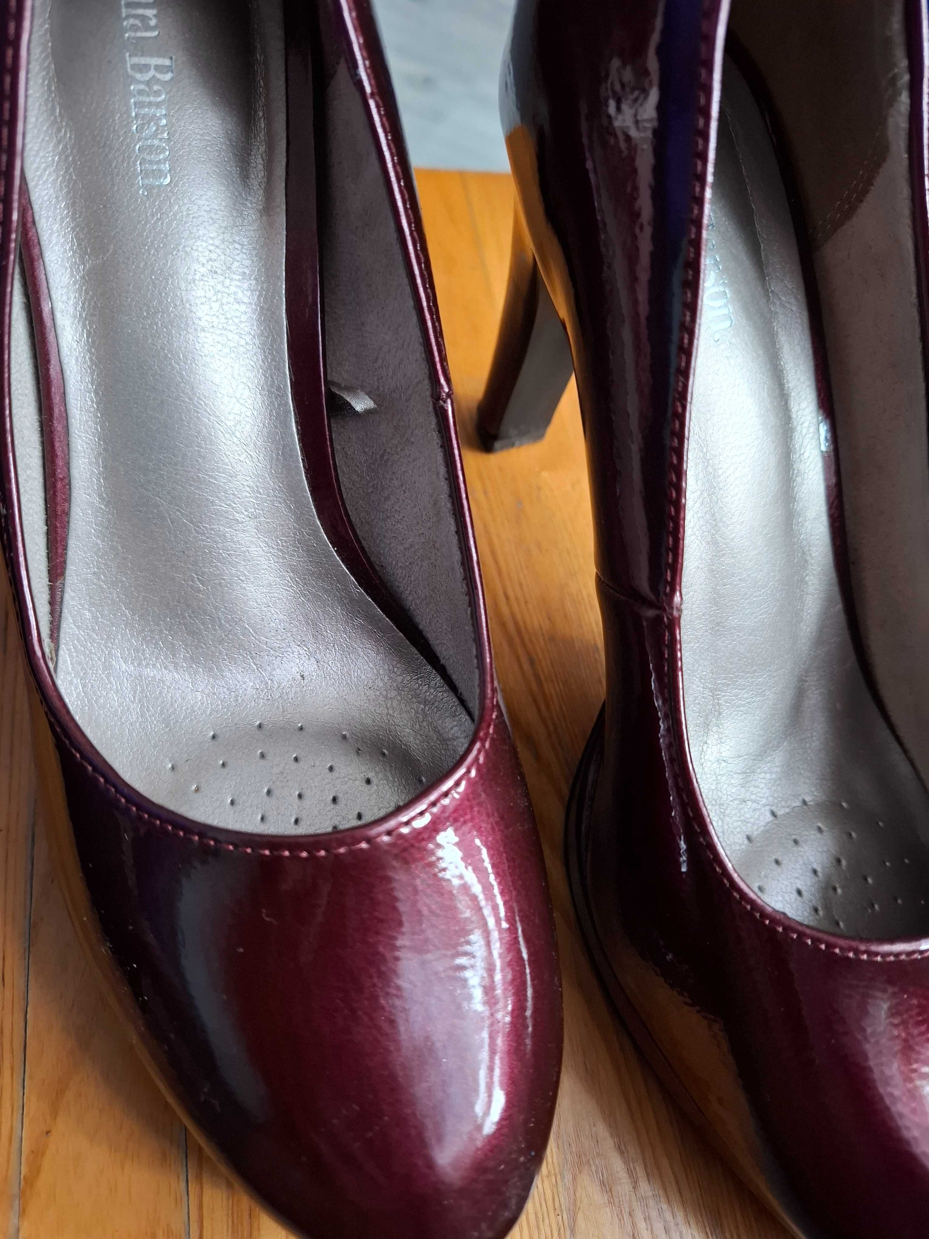 Buty na obcasie  bordowe