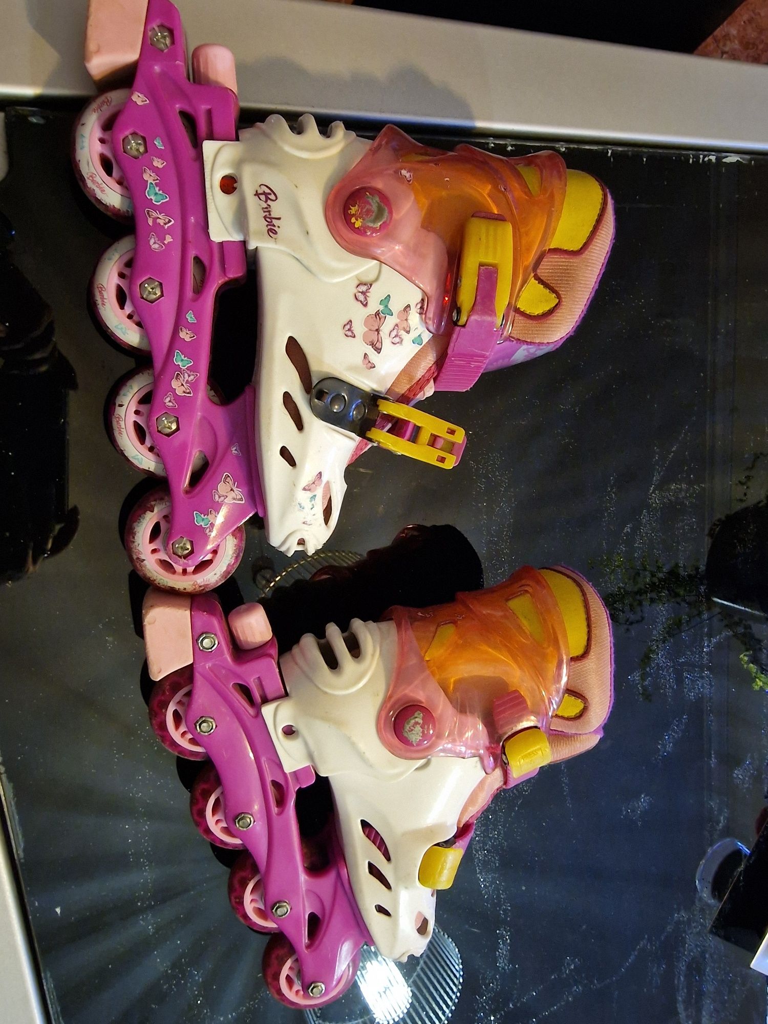 Patins em linha da barbie