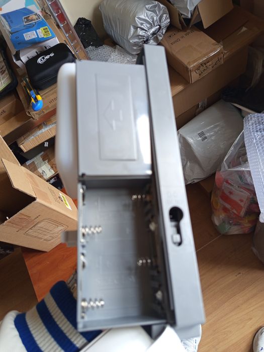 Bezkontaktowy Dozownik Automatyczny - Higiena i Duża Pojemność