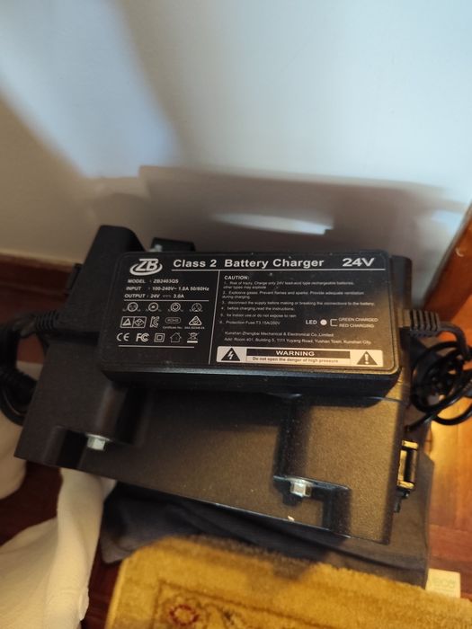 Cadeira de rodas elétrica praticamente nova , bateria a 100%