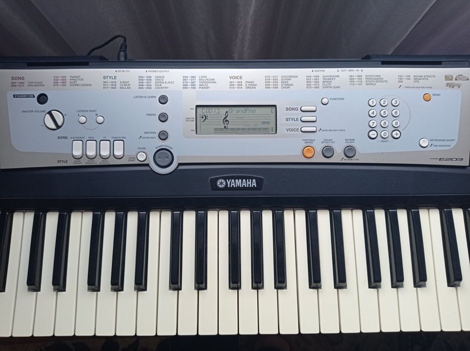 Синтезатор Yamaha PSR-E 203