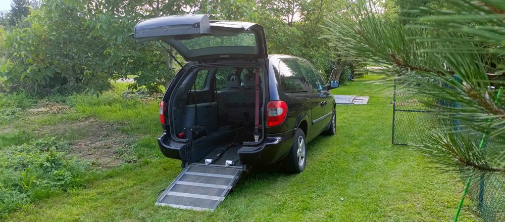 Chrysler Grand Voyager Samochód przystosowany do przewozu osoby niepełnosprawnej na wózku