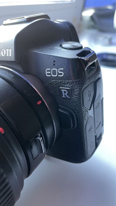 Фотоаппарат Canon R