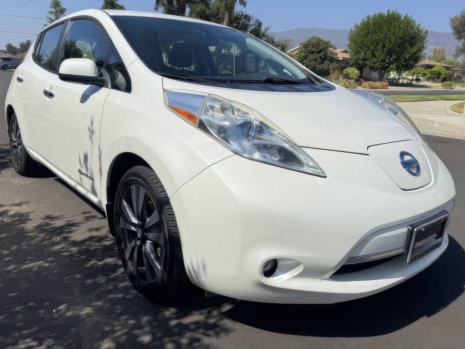 Nissan LEAF SL      2015