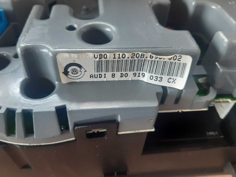 Audi A4 B5 1.8 ADR - licznik