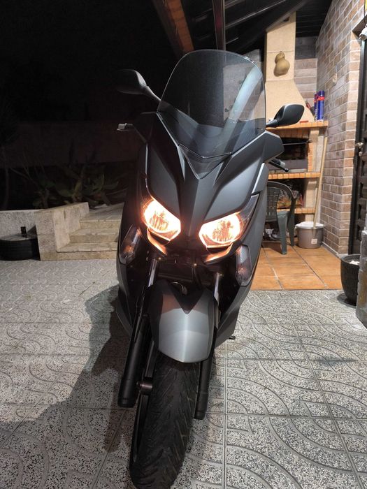 Yamaha x-max 125