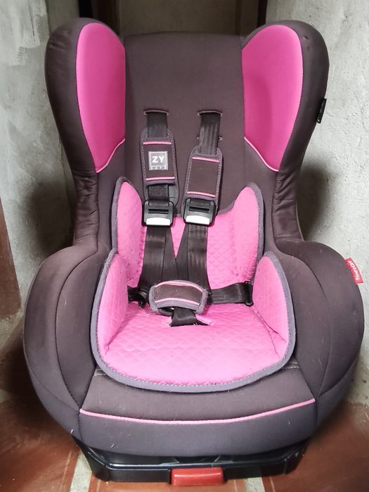 Cadeira de carro para criança em ótimo estado