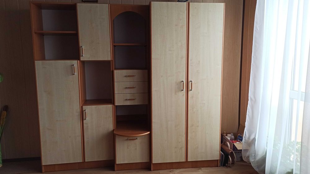 Zestaw mebli młodzieżowych / meblościanka