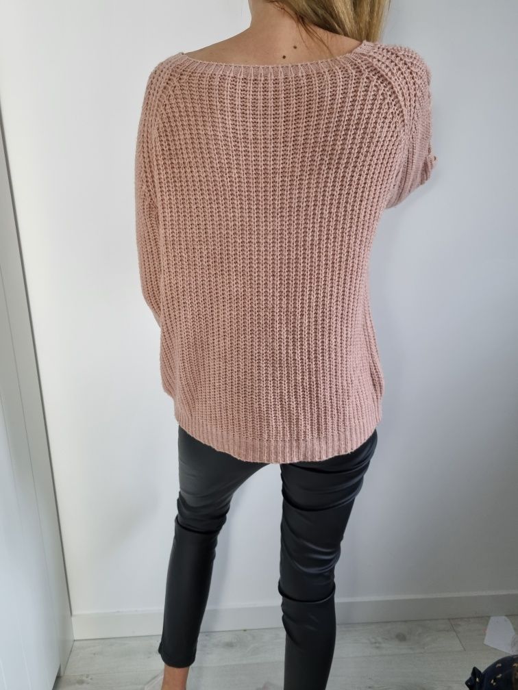 Sweter pudrowy pastelowy wiązanie rękaw