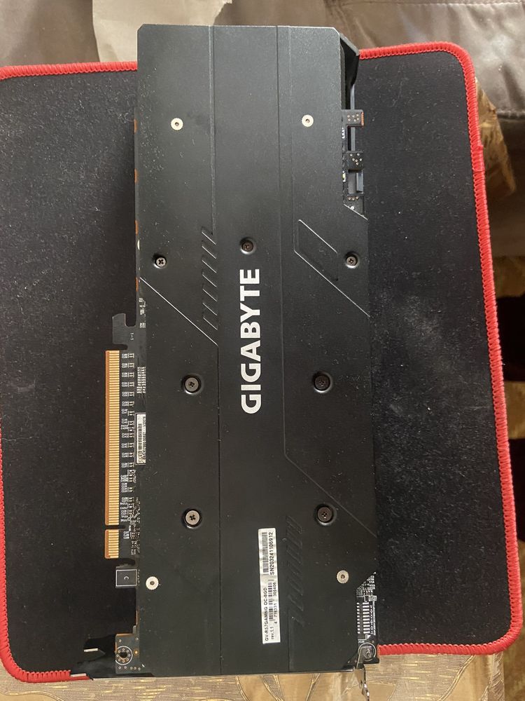 Продам відеокарту  GIGABYTE AMD RADEON RX 5700 XT 8GB