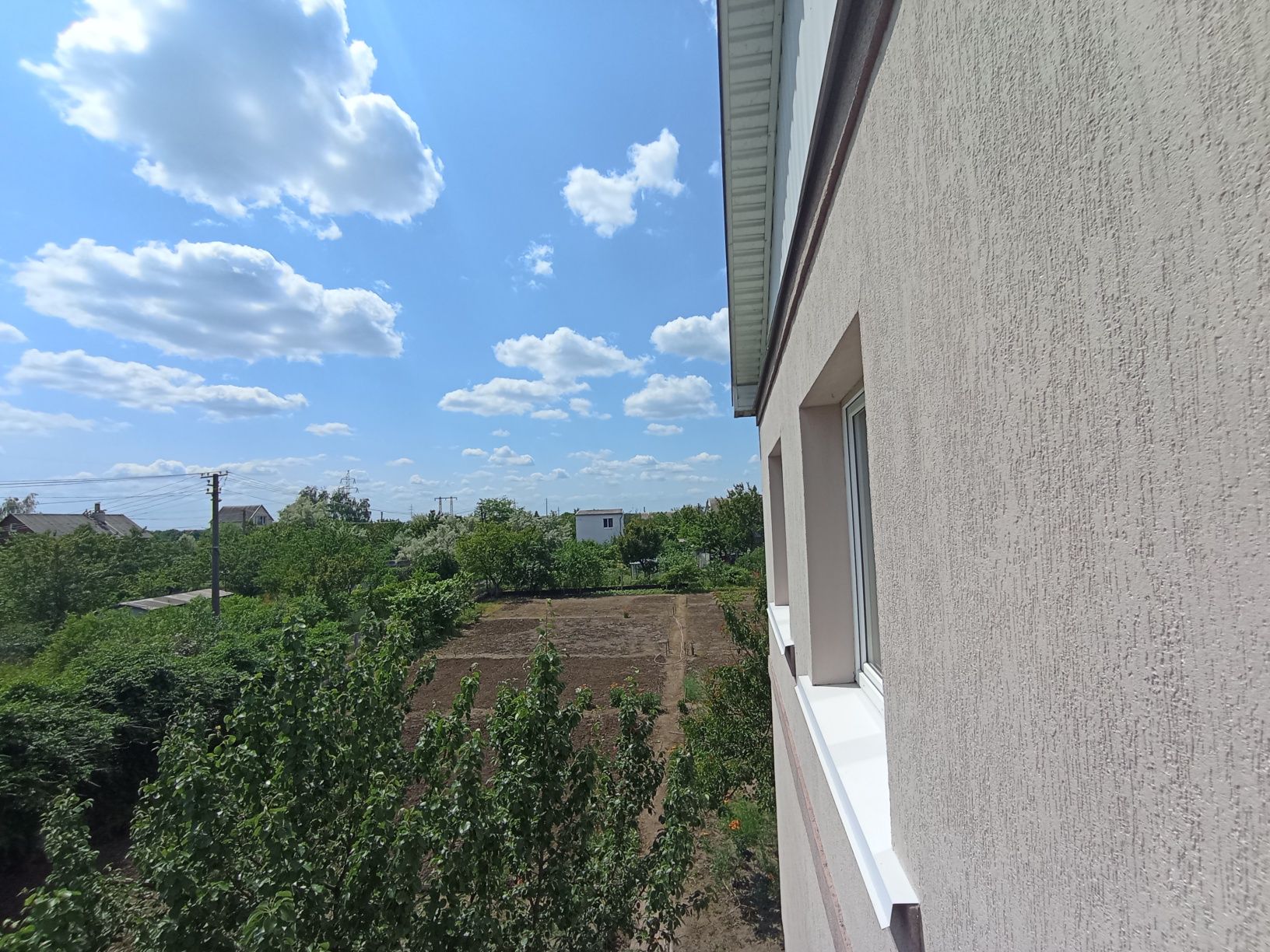 Продам капитальный дом дачу возле реки,газ, пляж
