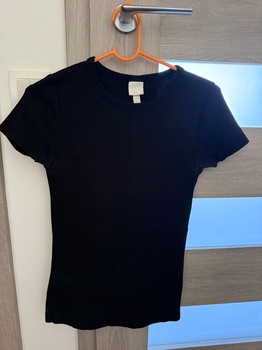 Жіноча футболка від H&M  чорна в рубчик