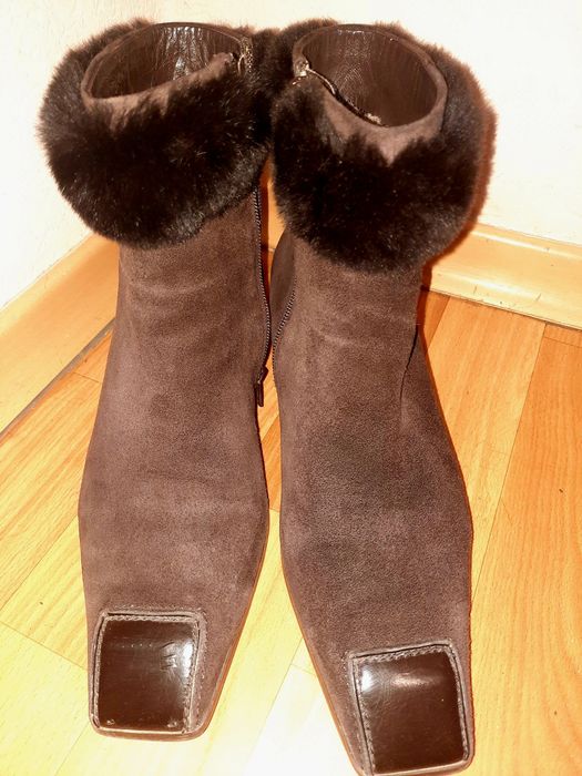 2 Натуральні замшеві чобітки жіночі