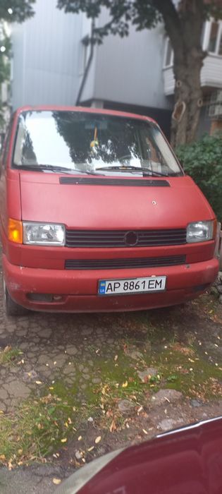 Авьомобіль Volkswagen t4