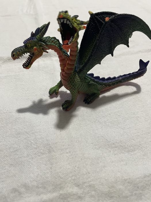 Conjunto de duas figuras de dragão Bubbyland