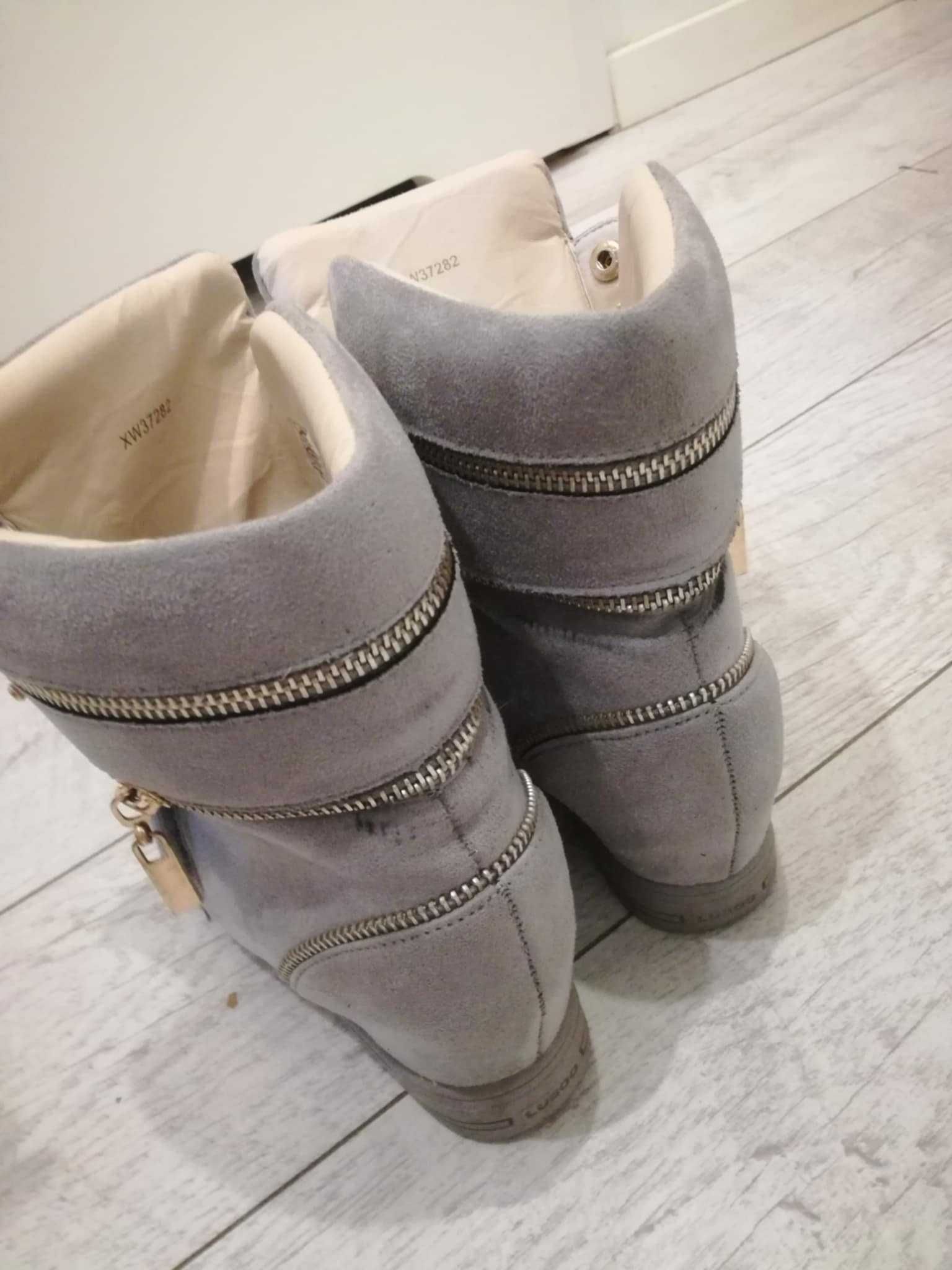 Sprzedam buty elegancko sportowe na koturnie