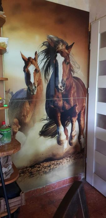 Szkło hartowane z motywem koni w galopie