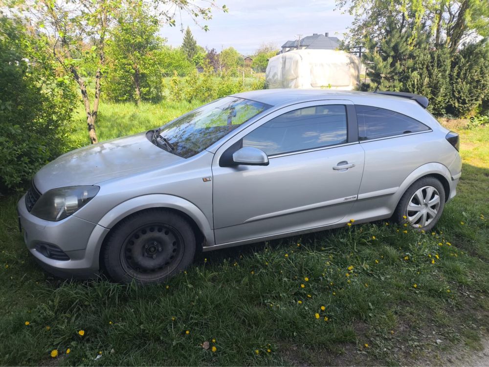 Opel astra H GTC 1.9 CDTI