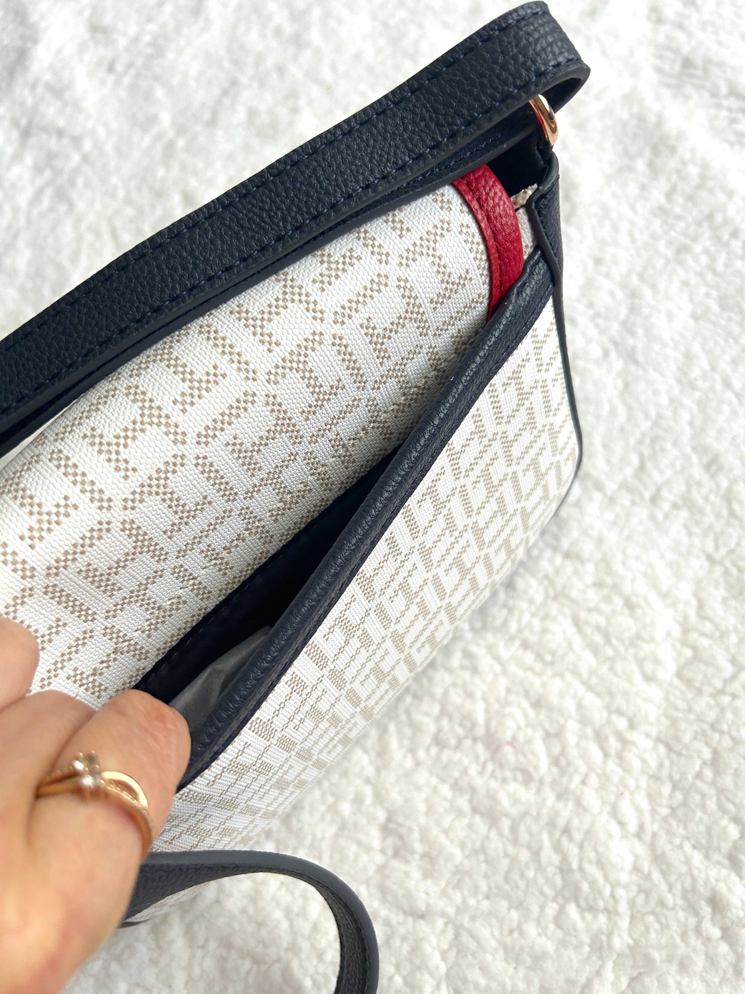 Tommy Hilfiger torebka z klapka