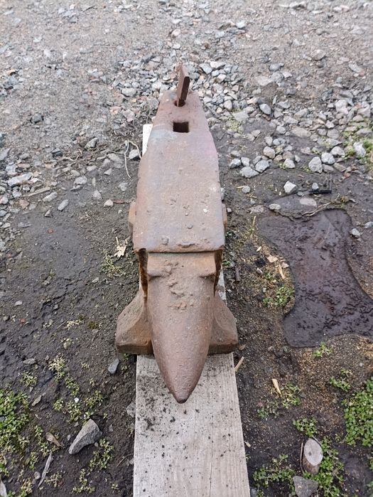 Наковальня 100кг