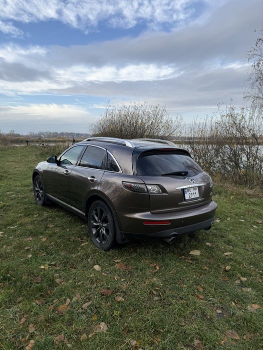 Продам автомобіль INFINITI FX35