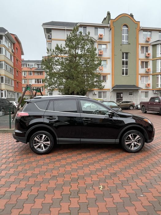 Продам Toyota RAV-4 2018 року