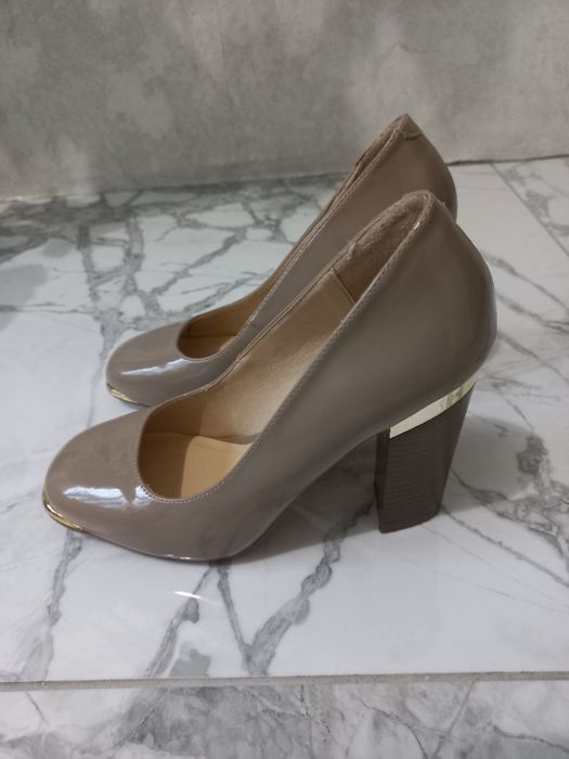 Туфлі жіночі бежеві