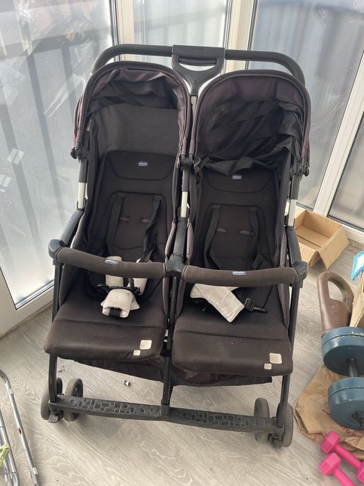Коляска дитяча для двійнят chicco