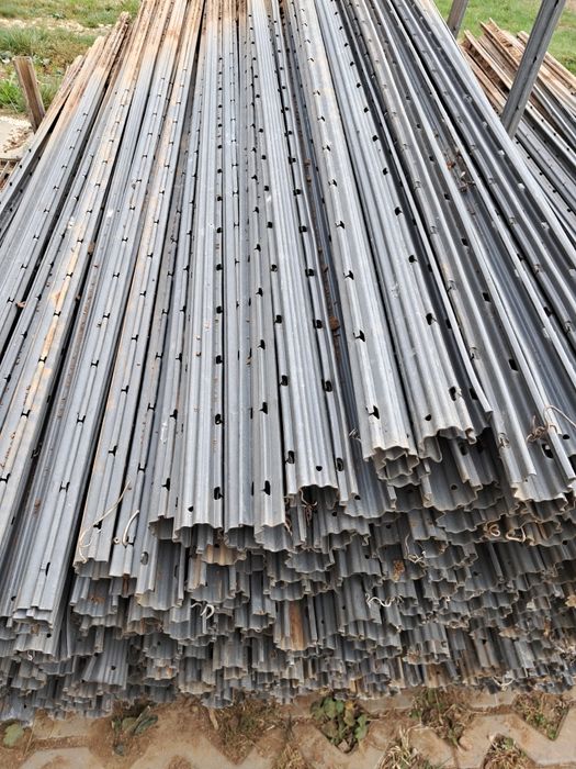 Słupki do malin winnic ogrodzeń metalowe ocynkowane