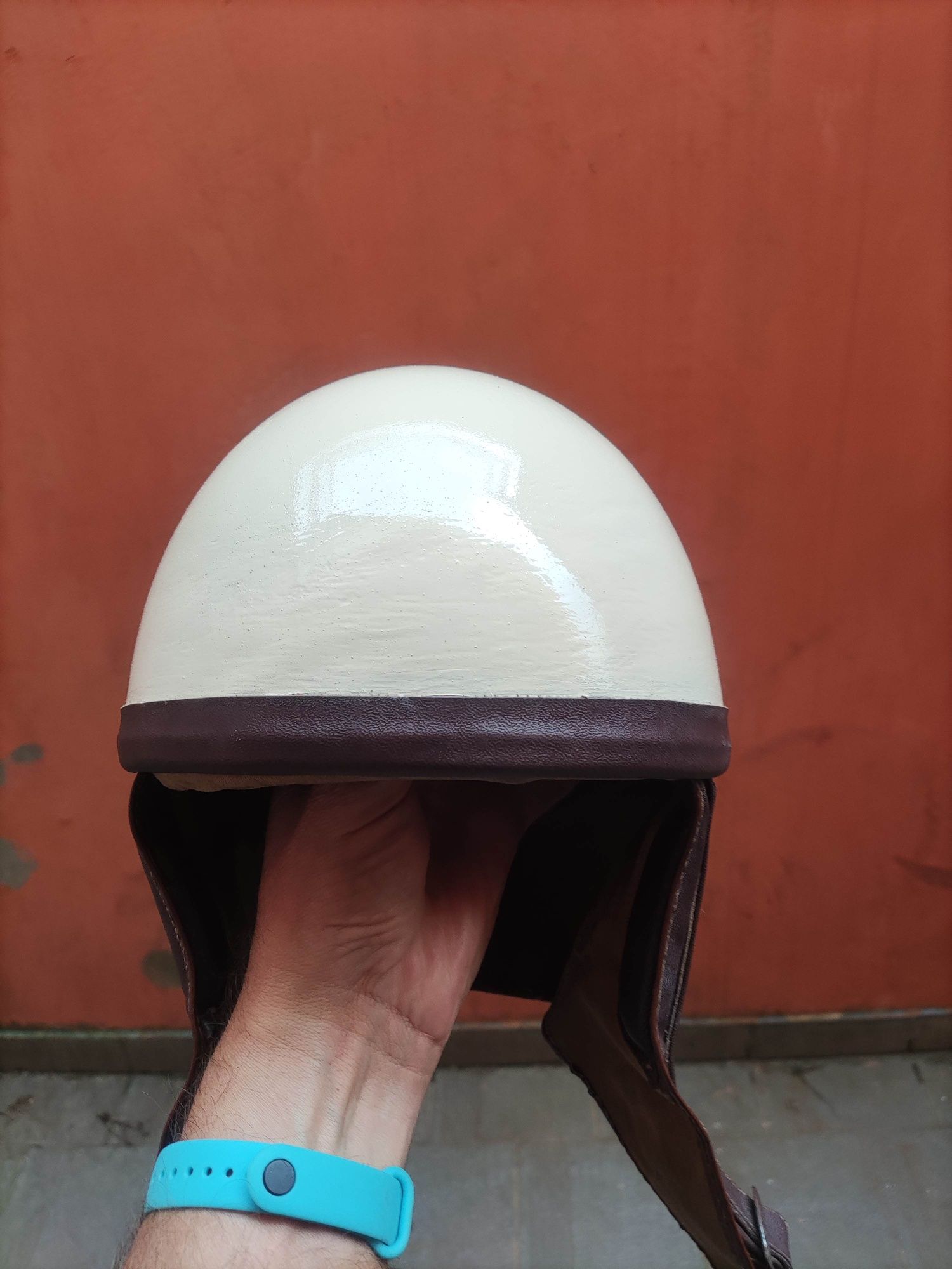 Kask Orzeszek z epoki PRL-u