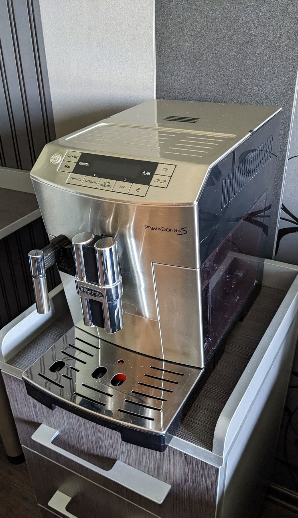 Кофемашина DeLonghi PrimaDonna S