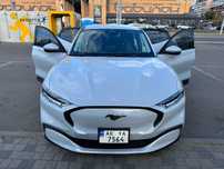 Продам Ford mustang mach e