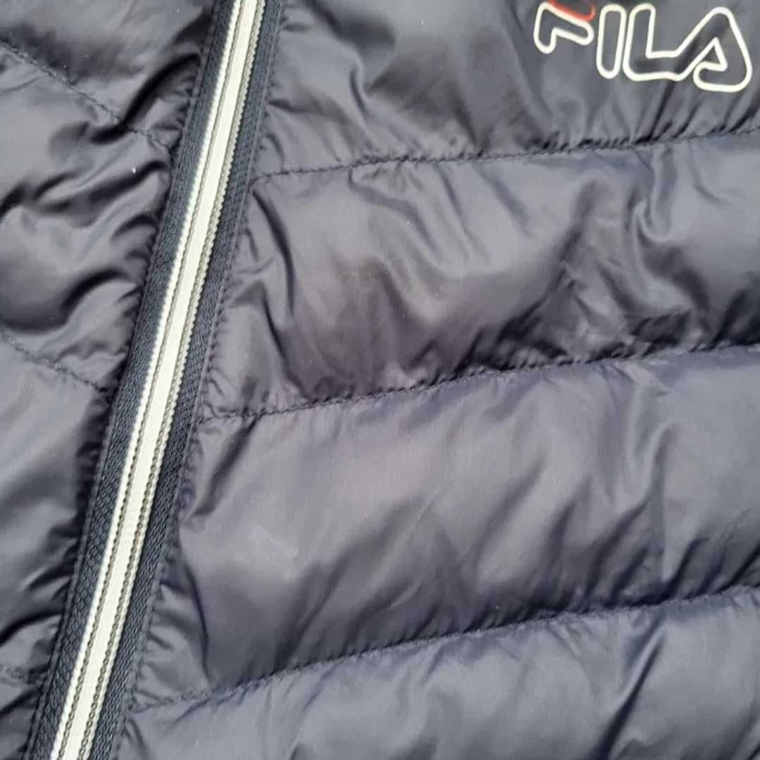 Курточка Fila с капюшоном женская