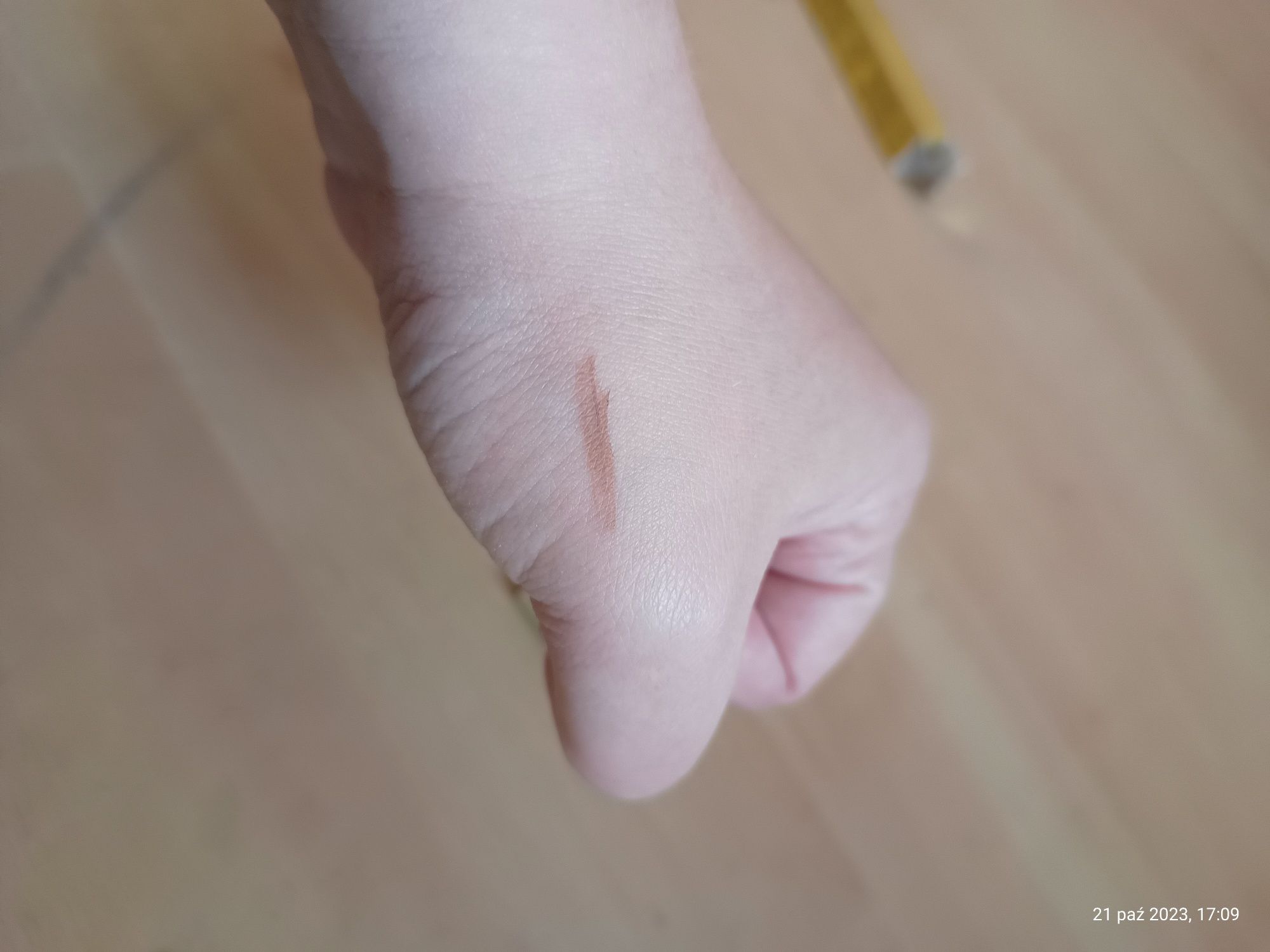 Kredka do brwi brązowa + szczoteczka