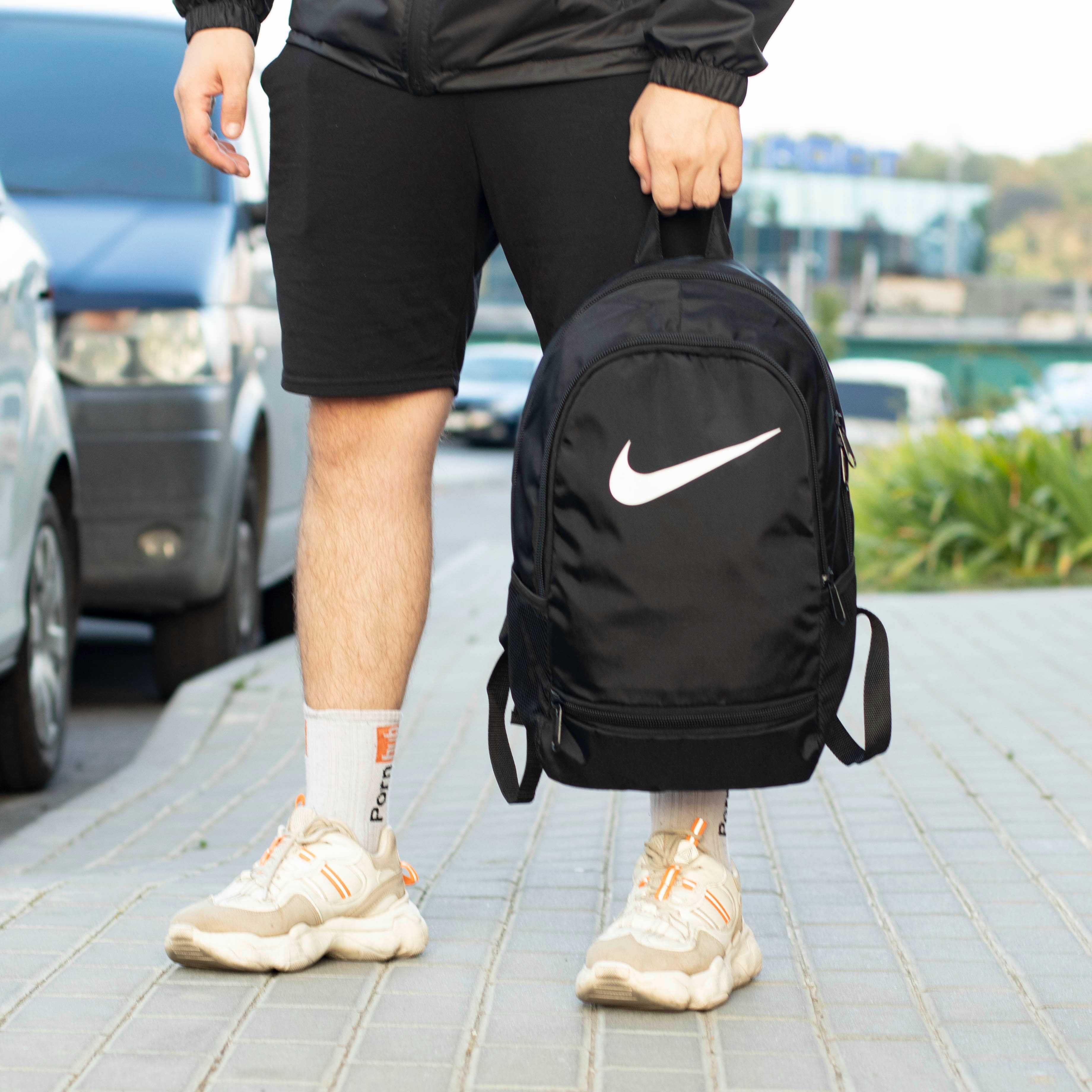 Спортивний рюкзак nike trak чоловічий чорний тканинний на 20 л