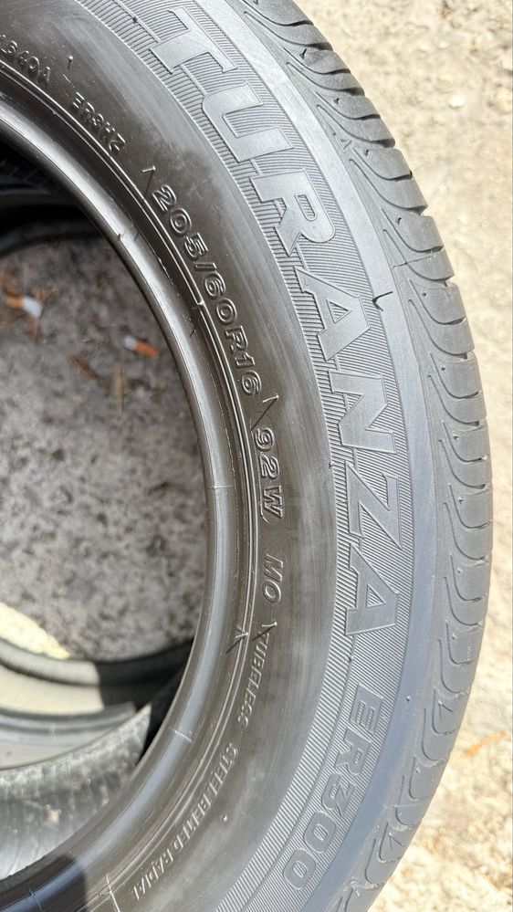 Pneus 205/60r16 Bridgestone Turanza ER300 com