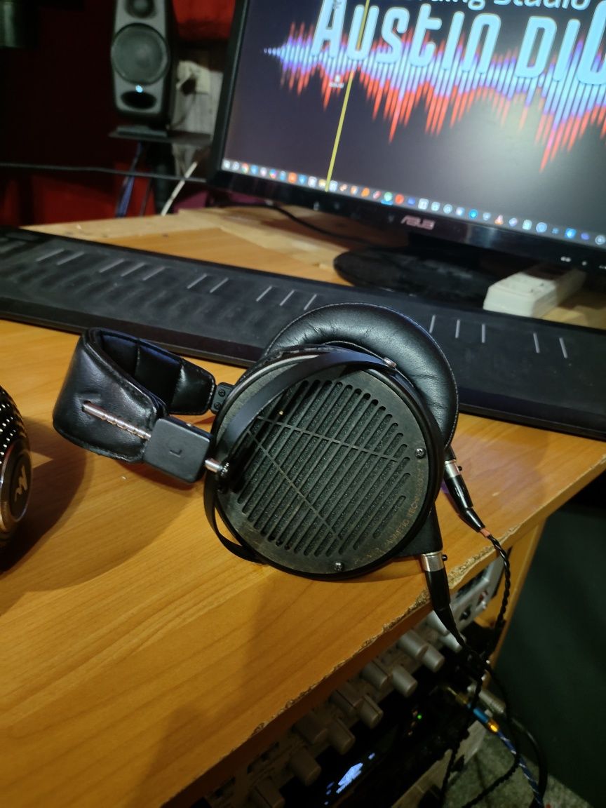 Audeze LCD xc  hi end,  hi fi