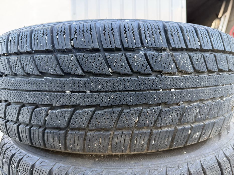 Sprzedam opony zimowe 215/65R16 4szt