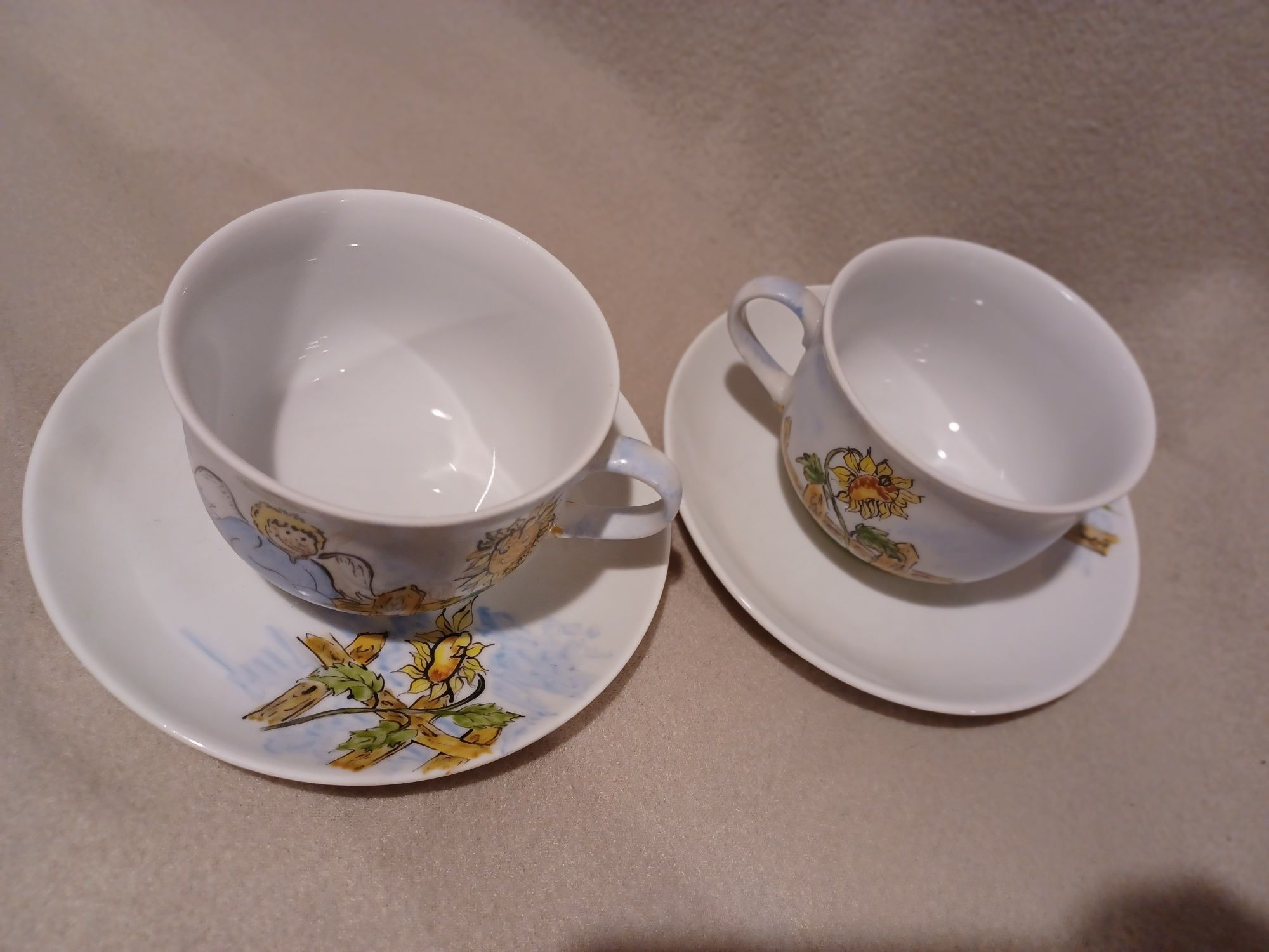 Zestaw dwóch filiżanek ceramicznych ręcznie malowanych słoneczniki