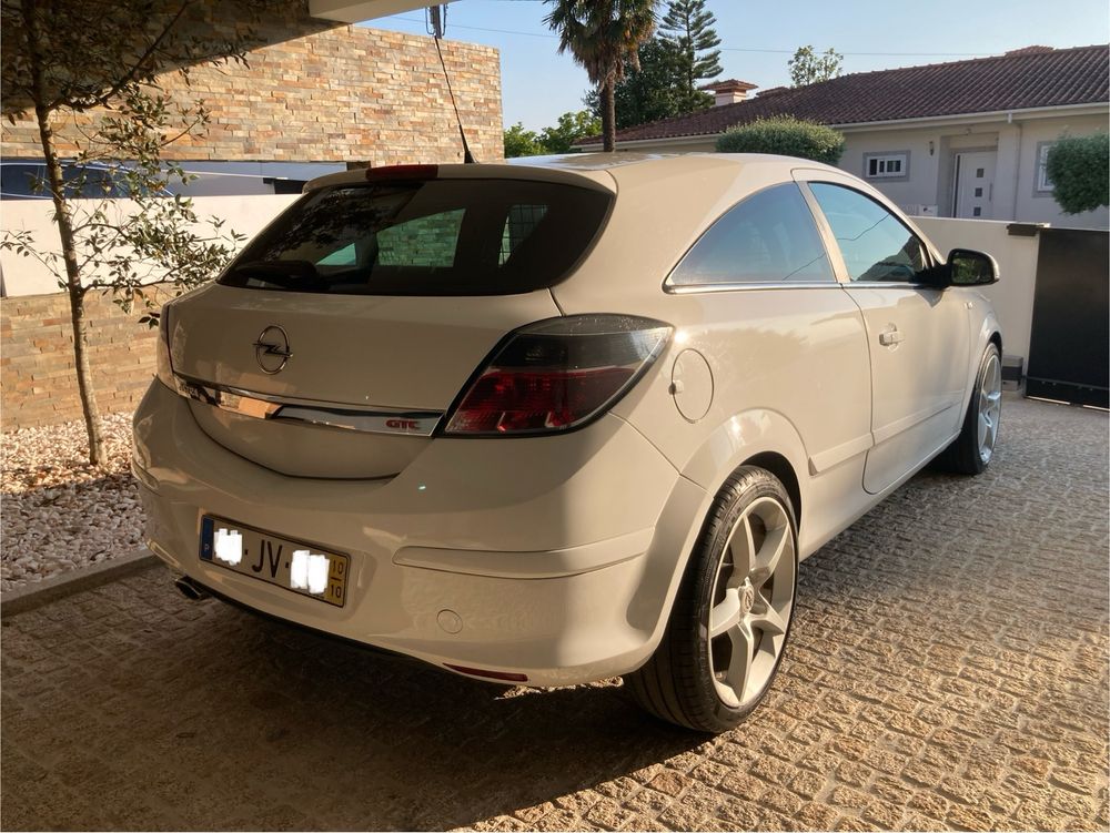 Opel Astra GTC 1.9 Cdti