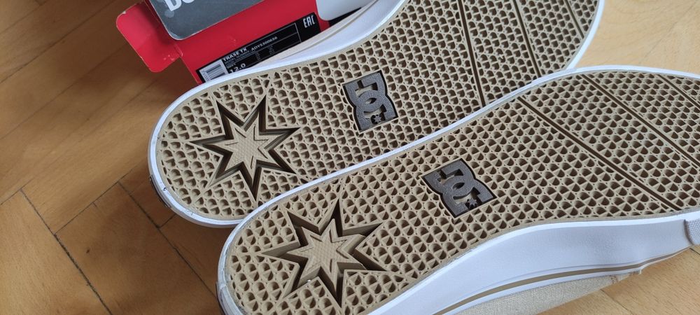 Nowe buty DC Shoes Trase TX w rozmiarze 46 długość 30cm