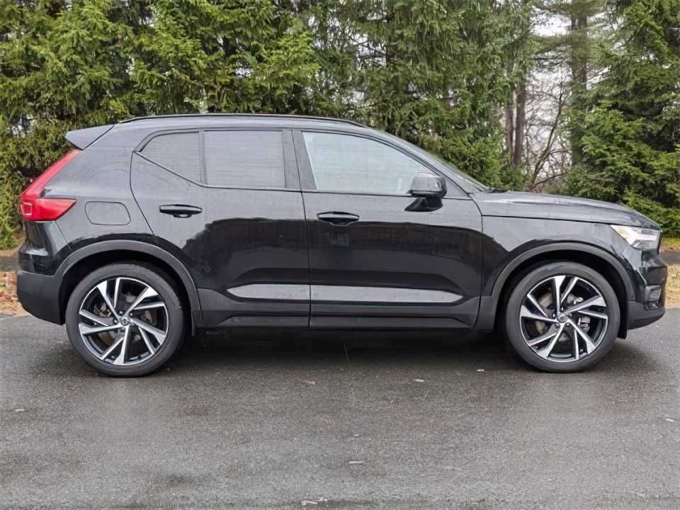 2021 Volvo XC40 T5 R-Design