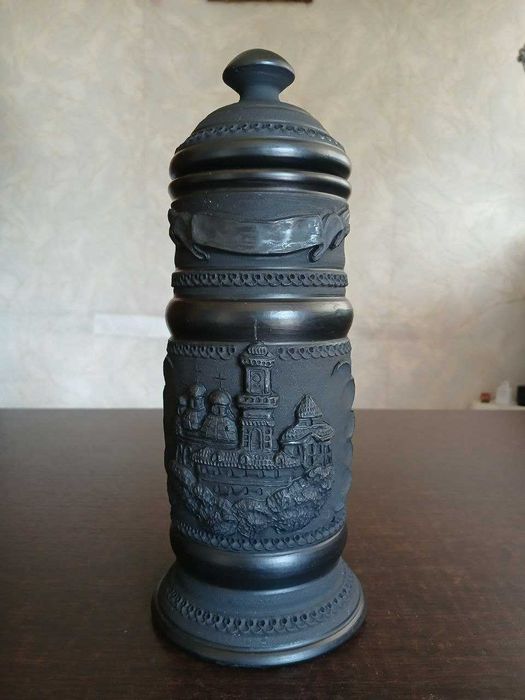 Пивний кухоль з чорної глини, ручна робота