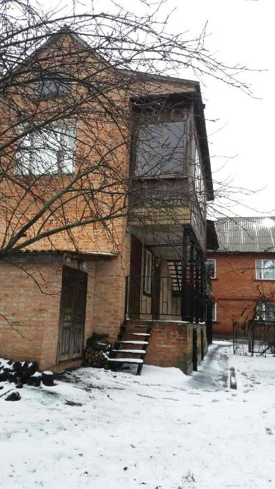 Двухэтажный дом в Пирятине