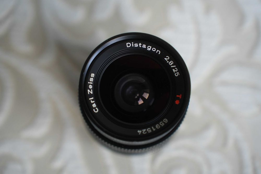 Carl Zeiss 25mm f 2.8 distagon T Canon EF