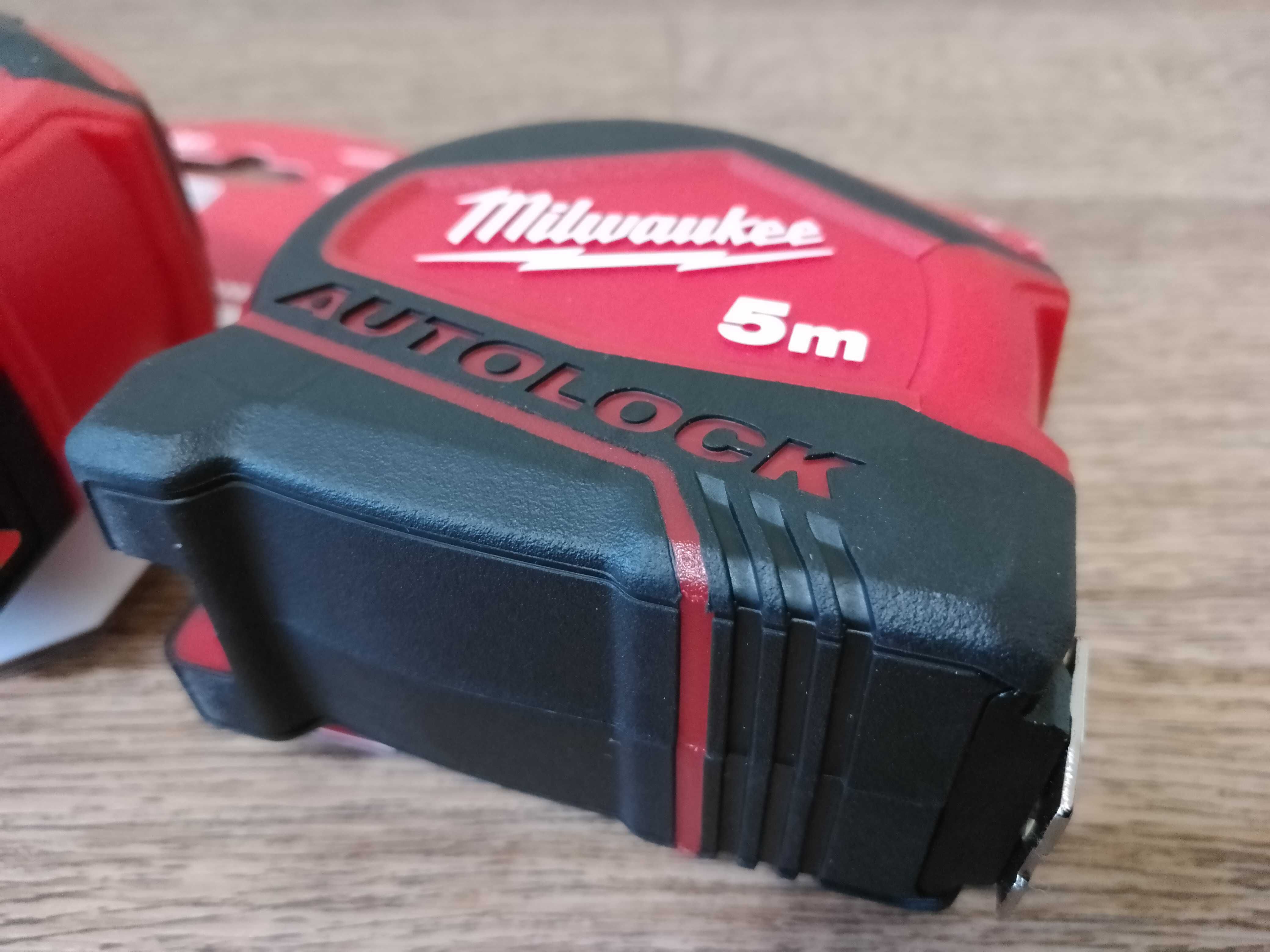 Рулетка метрична MILWAUKEE AUTOLOCK, 5 м/8м х (25 мм)