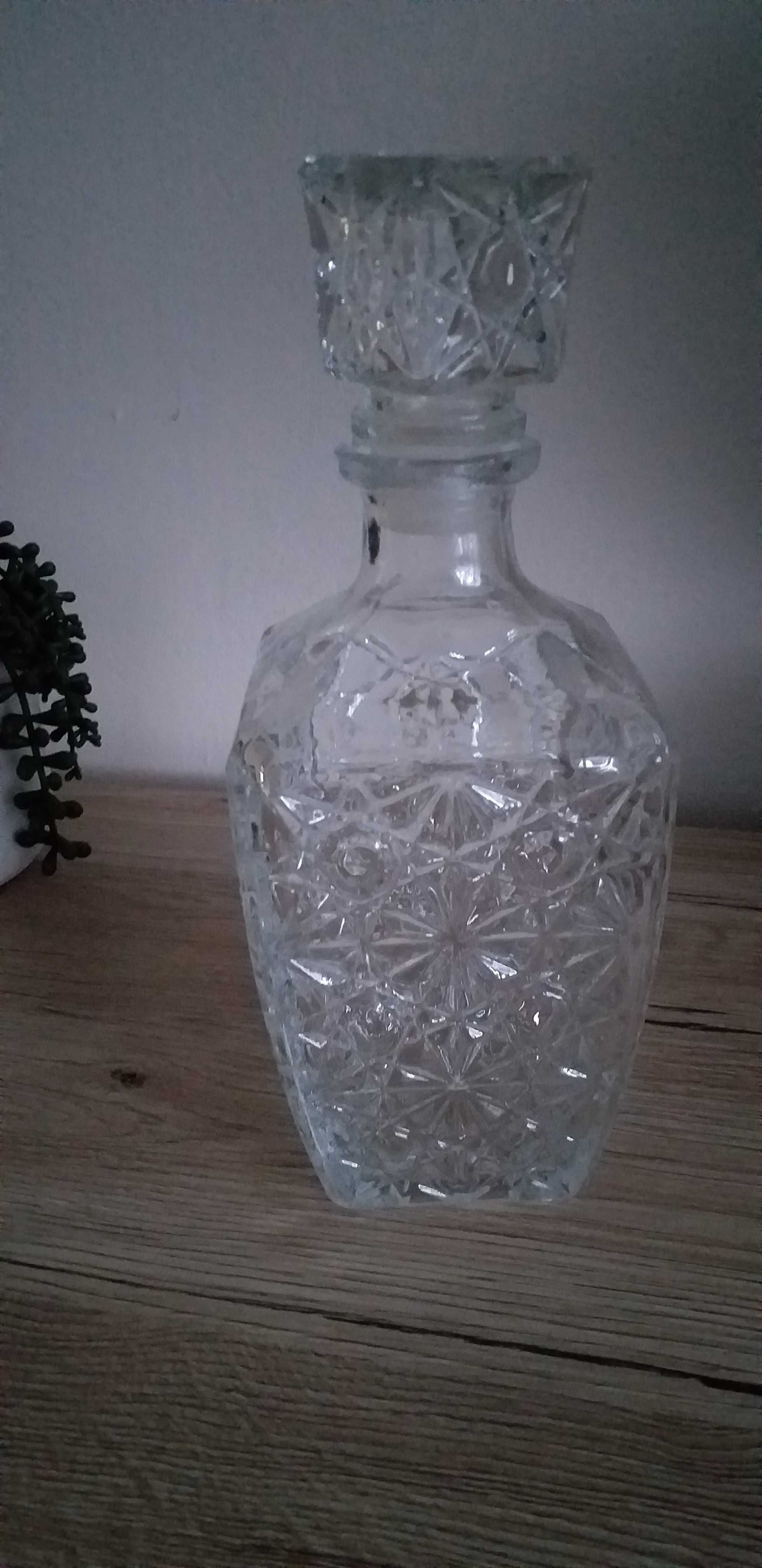 Karafka z czasów  prl .