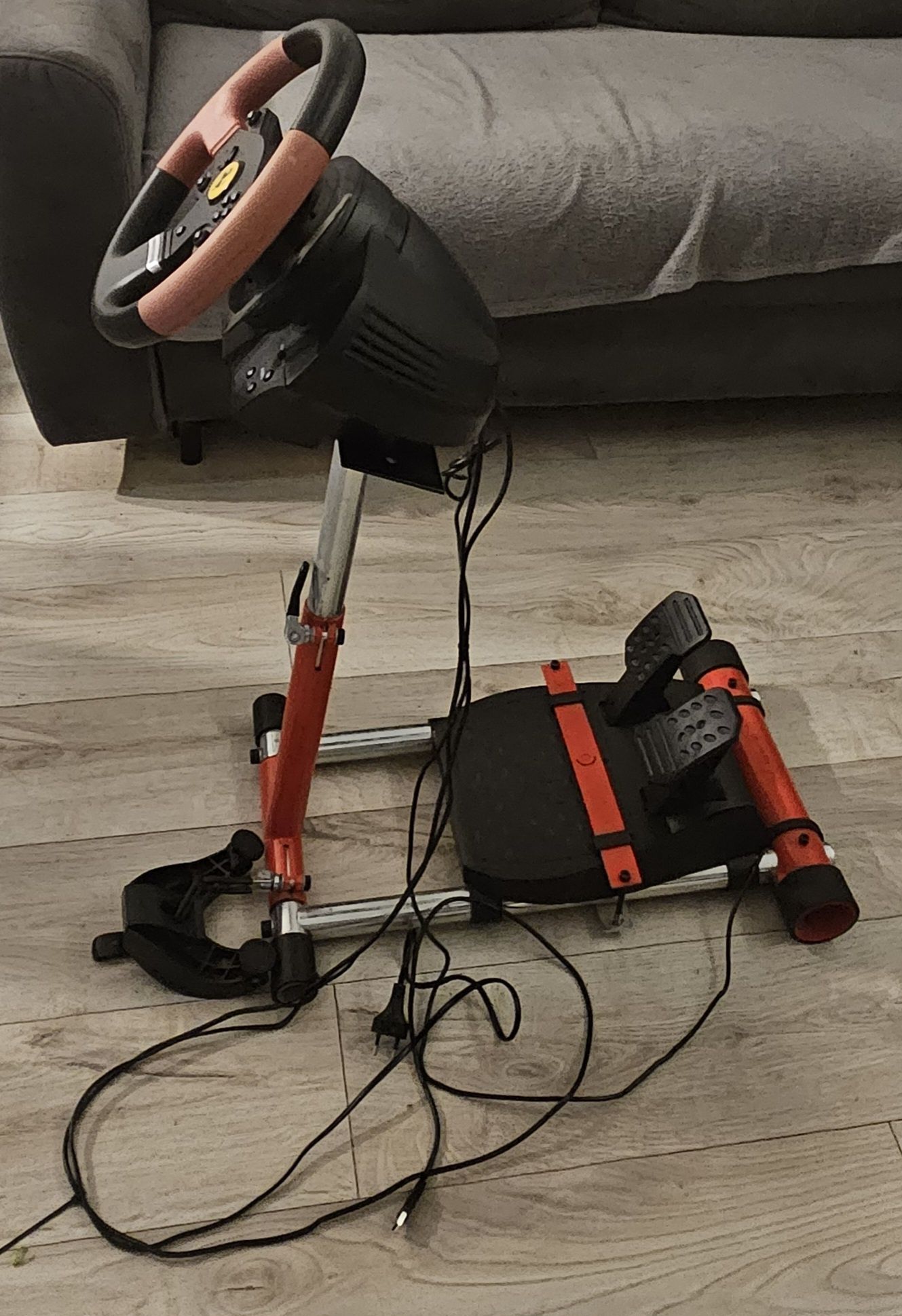 Kierownica Thrustmaster T150 + stojak