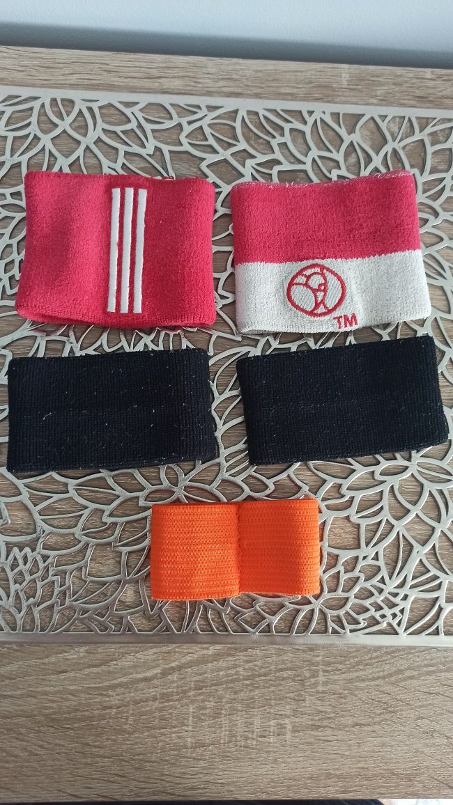 Opaski, frotki na nadgarstek Adidas plus opaska kapitana