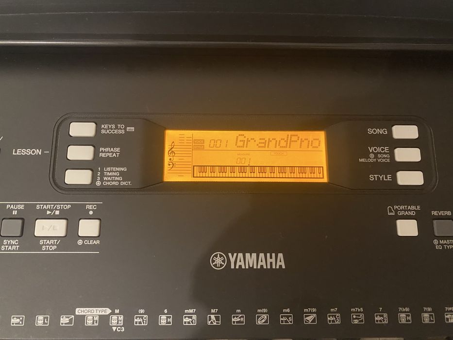 Piano teclado Yamaha EW300 76 teclas